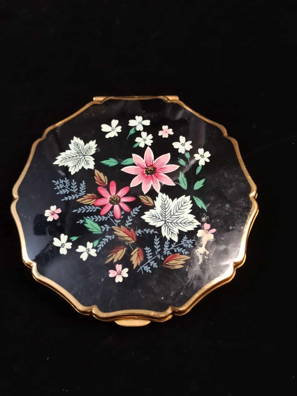 Vintage STRATTON England Powder Compact Mirror Black Floral Enamel Gold Tone - Picture 11 of 14